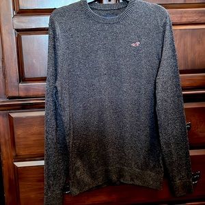 Hollister men’s sweater lightweight
